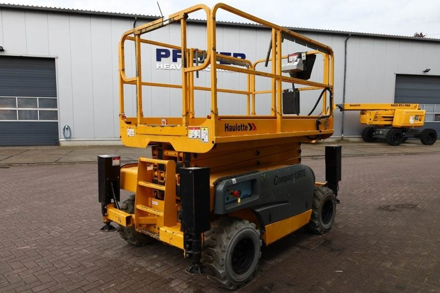 Haulotte Compact 12RTE Electric, 12m Working Height, 450kg - Škarasta podizna platforma: slika Haulotte Compact 12RTE Electric, 12m Working Height, 450kg - Škarasta podizna platforma Haulotte Compact 12RTE Electric, 12m Working Height, 450kg - Škarasta podizna platforma: slika Haulotte Compact 12RTE Electric, 12m Working Height, 450kg - Škarasta podizna platforma
