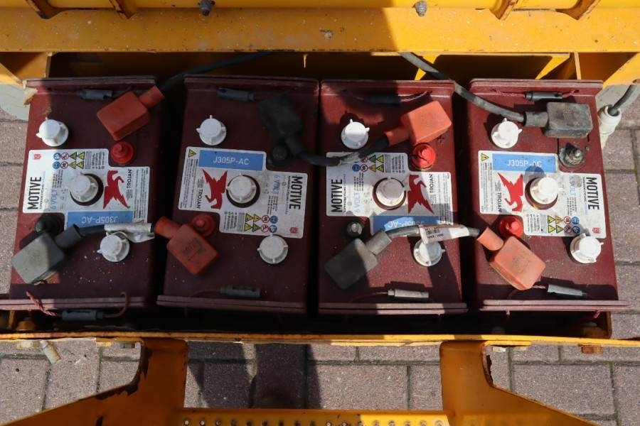 Haulotte Compact 14 Electric, 14m Working Height, 350kg Cap - Škarasta podizna platforma: slika Haulotte Compact 14 Electric, 14m Working Height, 350kg Cap - Škarasta podizna platforma Haulotte Compact 14 Electric, 14m Working Height, 350kg Cap - Škarasta podizna platforma: slika Haulotte Compact 14 Electric, 14m Working Height, 350kg Cap - Škarasta podizna platforma