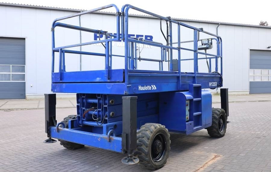 Haulotte H12SX Diesel, 4x4 Drive, 12m Working Height, 700kg - Škarasta podizna platforma: slika Haulotte H12SX Diesel, 4x4 Drive, 12m Working Height, 700kg - Škarasta podizna platforma Haulotte H12SX Diesel, 4x4 Drive, 12m Working Height, 700kg - Škarasta podizna platforma: slika Haulotte H12SX Diesel, 4x4 Drive, 12m Working Height, 700kg - Škarasta podizna platforma