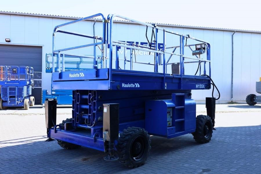 Haulotte H15SX Diesel, 4x4 Drive 15 Working Height, 500kg C - Škarasta podizna platforma: slika Haulotte H15SX Diesel, 4x4 Drive 15 Working Height, 500kg C - Škarasta podizna platforma Haulotte H15SX Diesel, 4x4 Drive 15 Working Height, 500kg C - Škarasta podizna platforma: slika Haulotte H15SX Diesel, 4x4 Drive 15 Working Height, 500kg C - Škarasta podizna platforma