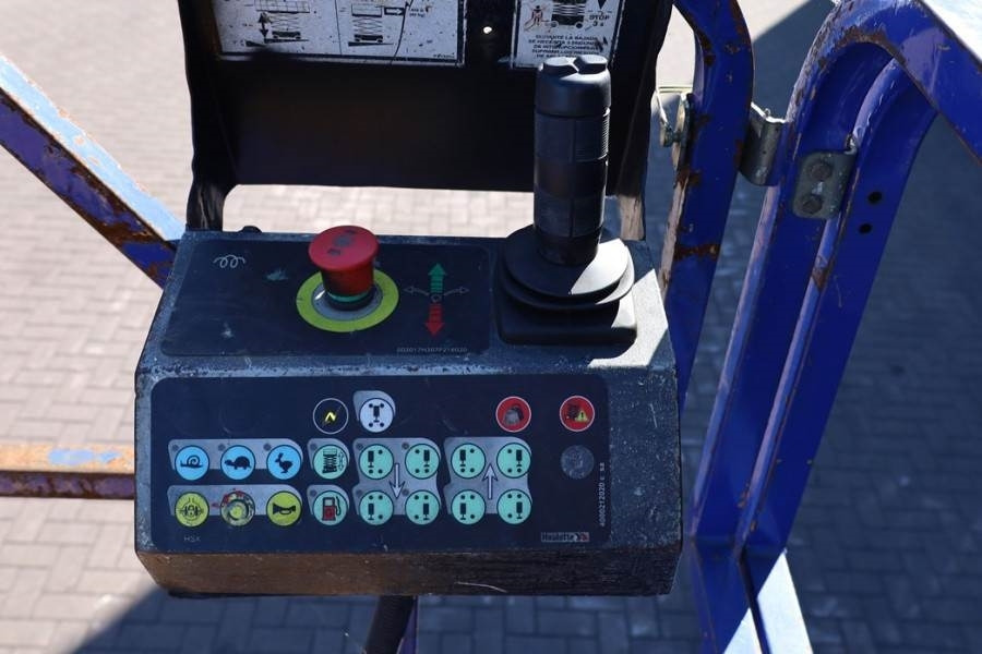 Haulotte H15SX Diesel, 4x4 Drive 15 Working Height, 500kg C - Škarasta podizna platforma: slika Haulotte H15SX Diesel, 4x4 Drive 15 Working Height, 500kg C - Škarasta podizna platforma Haulotte H15SX Diesel, 4x4 Drive 15 Working Height, 500kg C - Škarasta podizna platforma: slika Haulotte H15SX Diesel, 4x4 Drive 15 Working Height, 500kg C - Škarasta podizna platforma
