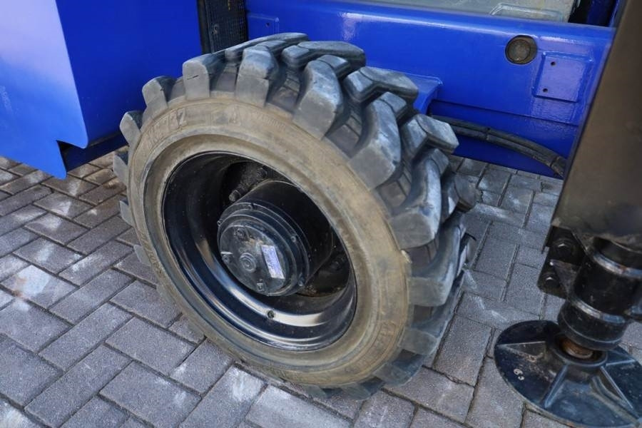 Škarasta podizna platforma Haulotte H15SXL Diesel, 4x4 Drive, 15m Working Height, 500k: slika Škarasta podizna platforma Haulotte H15SXL Diesel, 4x4 Drive, 15m Working Height, 500k