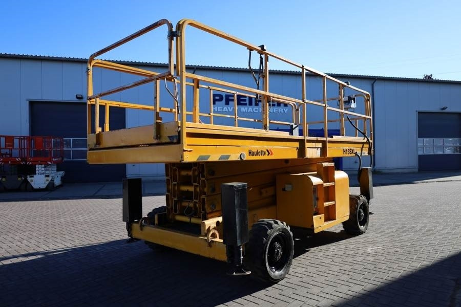 Haulotte H15SXL Diesel, 4x4 Drive, 15m Working Height, 500k - Škarasta podizna platforma: slika Haulotte H15SXL Diesel, 4x4 Drive, 15m Working Height, 500k - Škarasta podizna platforma Haulotte H15SXL Diesel, 4x4 Drive, 15m Working Height, 500k - Škarasta podizna platforma: slika Haulotte H15SXL Diesel, 4x4 Drive, 15m Working Height, 500k - Škarasta podizna platforma