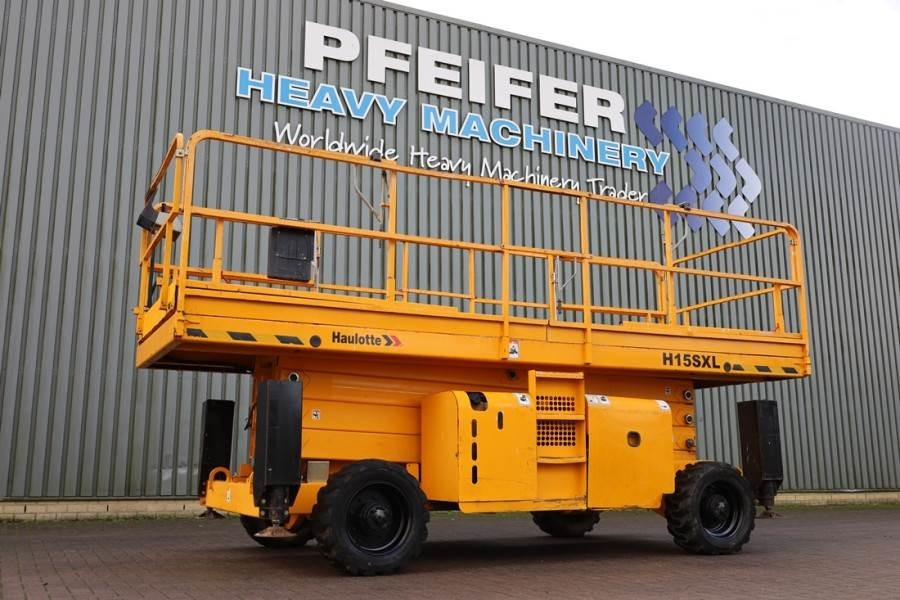 Haulotte H15SXL Diesel, 4x4 Drive, 15m Working Height, 500k - Škarasta podizna platforma: slika Haulotte H15SXL Diesel, 4x4 Drive, 15m Working Height, 500k - Škarasta podizna platforma Haulotte H15SXL Diesel, 4x4 Drive, 15m Working Height, 500k - Škarasta podizna platforma: slika Haulotte H15SXL Diesel, 4x4 Drive, 15m Working Height, 500k - Škarasta podizna platforma