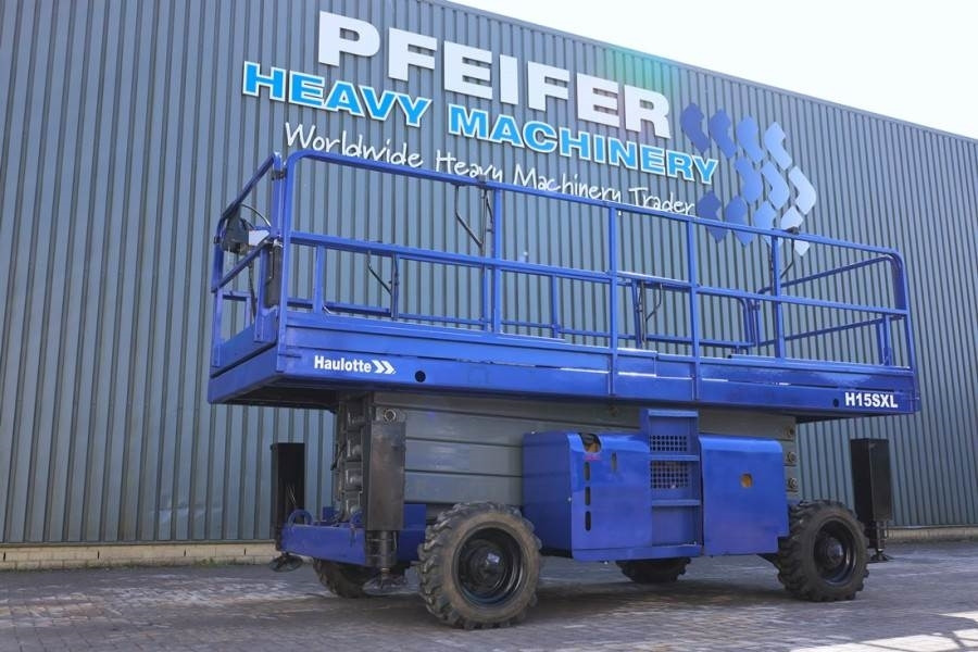 Haulotte H15SXL Diesel, 4x4 Drive, 15m Working Height, 500k - Škarasta podizna platforma: slika Haulotte H15SXL Diesel, 4x4 Drive, 15m Working Height, 500k - Škarasta podizna platforma Haulotte H15SXL Diesel, 4x4 Drive, 15m Working Height, 500k - Škarasta podizna platforma: slika Haulotte H15SXL Diesel, 4x4 Drive, 15m Working Height, 500k - Škarasta podizna platforma
