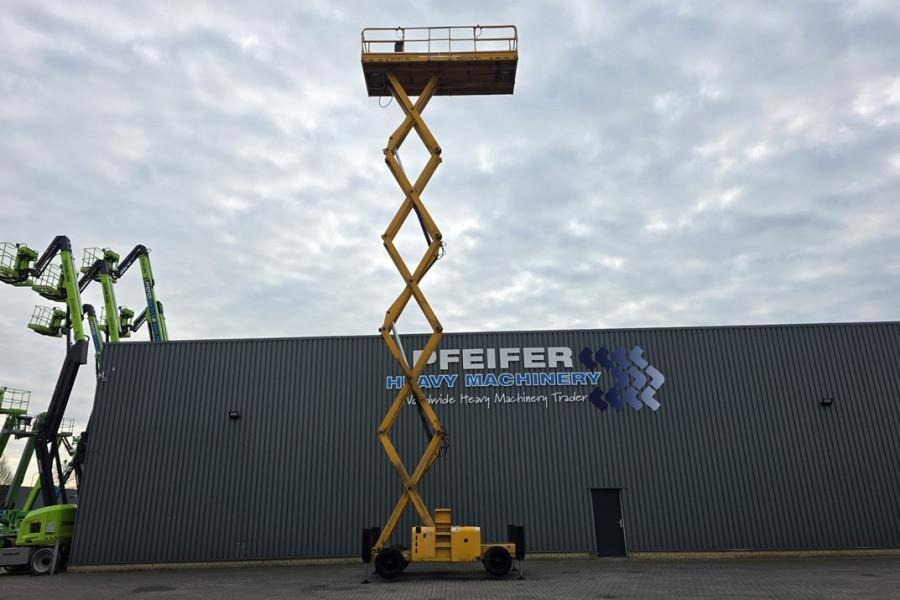 Haulotte H18SXL Diesel, 4x4 Drive, 18m Working Height, 500k - Škarasta podizna platforma: slika Haulotte H18SXL Diesel, 4x4 Drive, 18m Working Height, 500k - Škarasta podizna platforma Haulotte H18SXL Diesel, 4x4 Drive, 18m Working Height, 500k - Škarasta podizna platforma: slika Haulotte H18SXL Diesel, 4x4 Drive, 18m Working Height, 500k - Škarasta podizna platforma