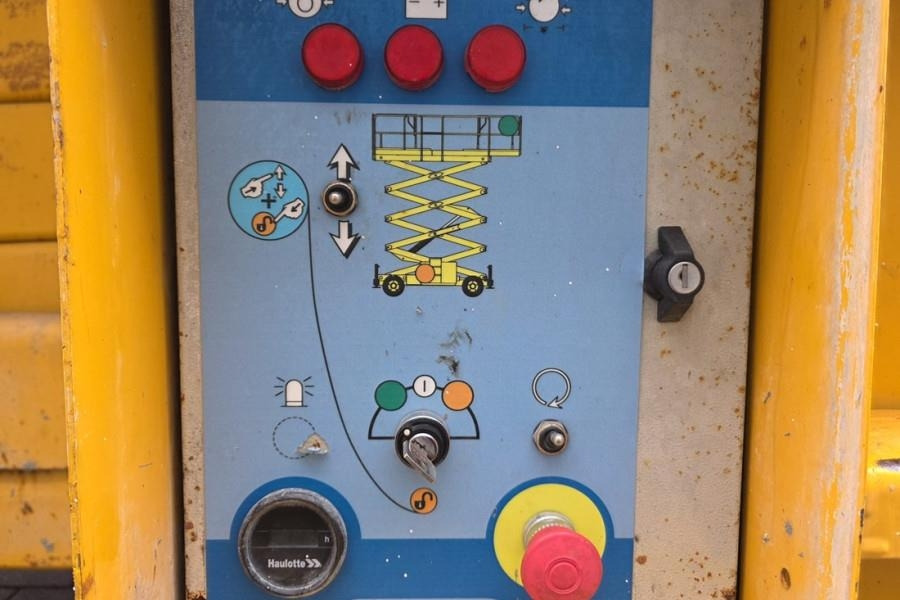 Haulotte H18SXL Diesel, 4x4 Drive, 18m Working Height, 500k - Škarasta podizna platforma: slika Haulotte H18SXL Diesel, 4x4 Drive, 18m Working Height, 500k - Škarasta podizna platforma Haulotte H18SXL Diesel, 4x4 Drive, 18m Working Height, 500k - Škarasta podizna platforma: slika Haulotte H18SXL Diesel, 4x4 Drive, 18m Working Height, 500k - Škarasta podizna platforma