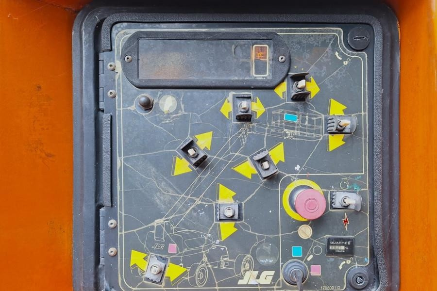 JLG 1350SJP Diesel, 4x4x4 Drive 43.3m Working Height, - Zglobni krak: slika JLG 1350SJP Diesel, 4x4x4 Drive 43.3m Working Height, - Zglobni krak JLG 1350SJP Diesel, 4x4x4 Drive 43.3m Working Height, - Zglobni krak: slika JLG 1350SJP Diesel, 4x4x4 Drive 43.3m Working Height, - Zglobni krak