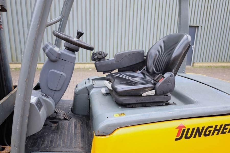 Jungheinrich EFG550 Electric, 5000kg Capacity, Lifting Height 3 - Diesel viličar: slika Jungheinrich EFG550 Electric, 5000kg Capacity, Lifting Height 3 - Diesel viličar Jungheinrich EFG550 Electric, 5000kg Capacity, Lifting Height 3 - Diesel viličar: slika Jungheinrich EFG550 Electric, 5000kg Capacity, Lifting Height 3 - Diesel viličar