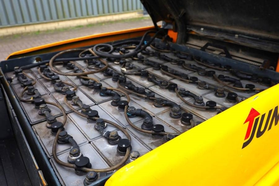 Jungheinrich EFG550 Electric, 5000kg Capacity, Lifting Height 3 - Diesel viličar: slika Jungheinrich EFG550 Electric, 5000kg Capacity, Lifting Height 3 - Diesel viličar Jungheinrich EFG550 Electric, 5000kg Capacity, Lifting Height 3 - Diesel viličar: slika Jungheinrich EFG550 Electric, 5000kg Capacity, Lifting Height 3 - Diesel viličar