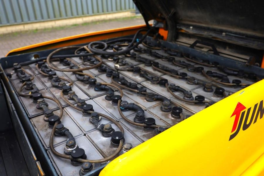 Jungheinrich EFG550 Electric, 5000kg Capacity, Lifting Height 3 - Diesel viličar: slika Jungheinrich EFG550 Electric, 5000kg Capacity, Lifting Height 3 - Diesel viličar Jungheinrich EFG550 Electric, 5000kg Capacity, Lifting Height 3 - Diesel viličar: slika Jungheinrich EFG550 Electric, 5000kg Capacity, Lifting Height 3 - Diesel viličar