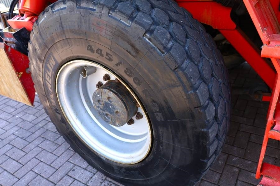 Teleskopski rukovatelj Manitou MRT3050 PRIVILEGE Diesel, 4x4 Drive And 4-Wheel St: slika Teleskopski rukovatelj Manitou MRT3050 PRIVILEGE Diesel, 4x4 Drive And 4-Wheel St