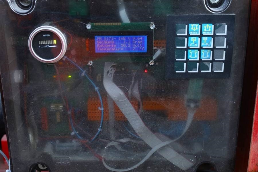 Škarasta podizna platforma PB LIFT S171-16E Electric, 17.3m Working Height, 400k: slika Škarasta podizna platforma PB LIFT S171-16E Electric, 17.3m Working Height, 400k Škarasta podizna platforma PB LIFT S171-16E Electric, 17.3m Working Height, 400k: slika Škarasta podizna platforma PB LIFT S171-16E Electric, 17.3m Working Height, 400k