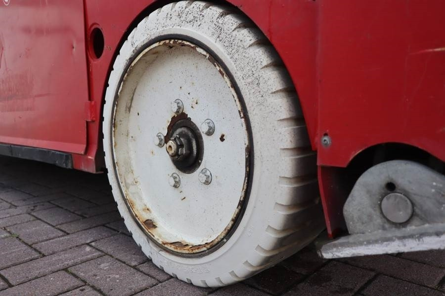 Škarasta podizna platforma PB LIFT S225-12ES Electric, 4x2 Drive, 22.5m Working: slika Škarasta podizna platforma PB LIFT S225-12ES Electric, 4x2 Drive, 22.5m Working Škarasta podizna platforma PB LIFT S225-12ES Electric, 4x2 Drive, 22.5m Working: slika Škarasta podizna platforma PB LIFT S225-12ES Electric, 4x2 Drive, 22.5m Working