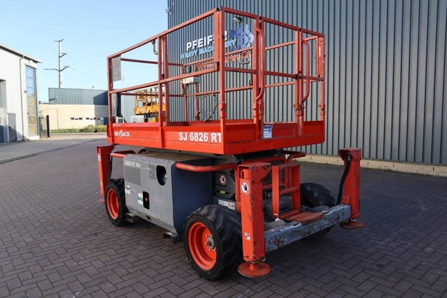 SkyJack SJ6826 Diesel, 4x4 Drive, 10m Working Height, 567k - Škarasta podizna platforma: slika SkyJack SJ6826 Diesel, 4x4 Drive, 10m Working Height, 567k - Škarasta podizna platforma SkyJack SJ6826 Diesel, 4x4 Drive, 10m Working Height, 567k - Škarasta podizna platforma: slika SkyJack SJ6826 Diesel, 4x4 Drive, 10m Working Height, 567k - Škarasta podizna platforma
