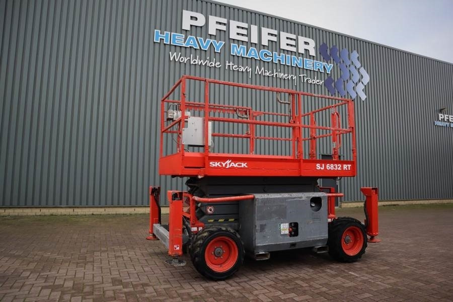 SkyJack SJ6832 Diesel, 4x4 Drive, 11.6m Working Height, 45 - Škarasta podizna platforma: slika SkyJack SJ6832 Diesel, 4x4 Drive, 11.6m Working Height, 45 - Škarasta podizna platforma SkyJack SJ6832 Diesel, 4x4 Drive, 11.6m Working Height, 45 - Škarasta podizna platforma: slika SkyJack SJ6832 Diesel, 4x4 Drive, 11.6m Working Height, 45 - Škarasta podizna platforma
