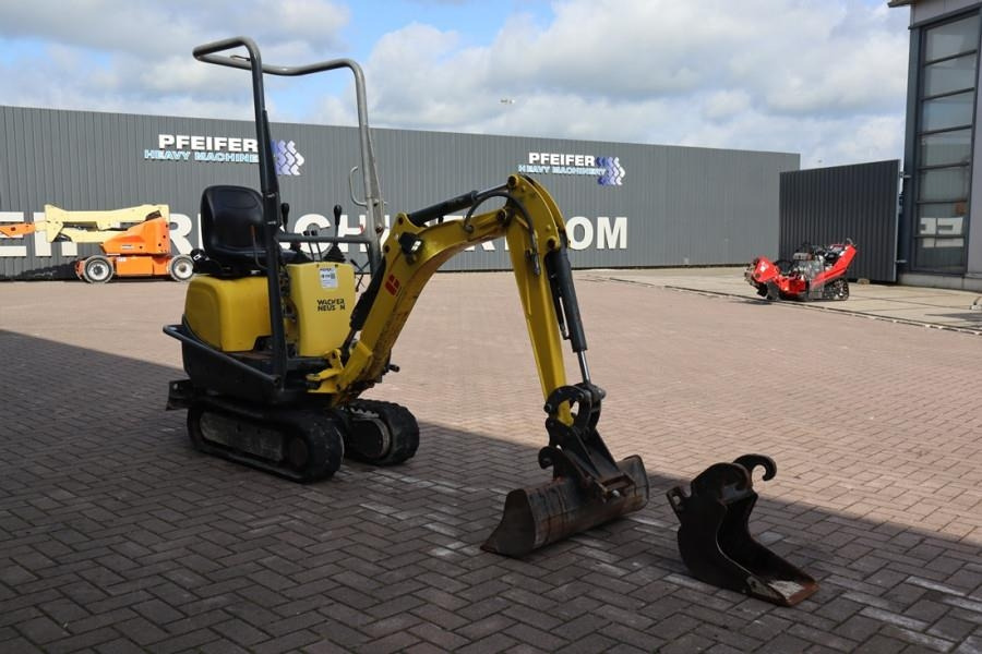 Wacker Neuson E08-01 Wacker Neuson mini excavator including 2 bu - Mini bager: slika Wacker Neuson E08-01 Wacker Neuson mini excavator including 2 bu - Mini bager Wacker Neuson E08-01 Wacker Neuson mini excavator including 2 bu - Mini bager: slika Wacker Neuson E08-01 Wacker Neuson mini excavator including 2 bu - Mini bager