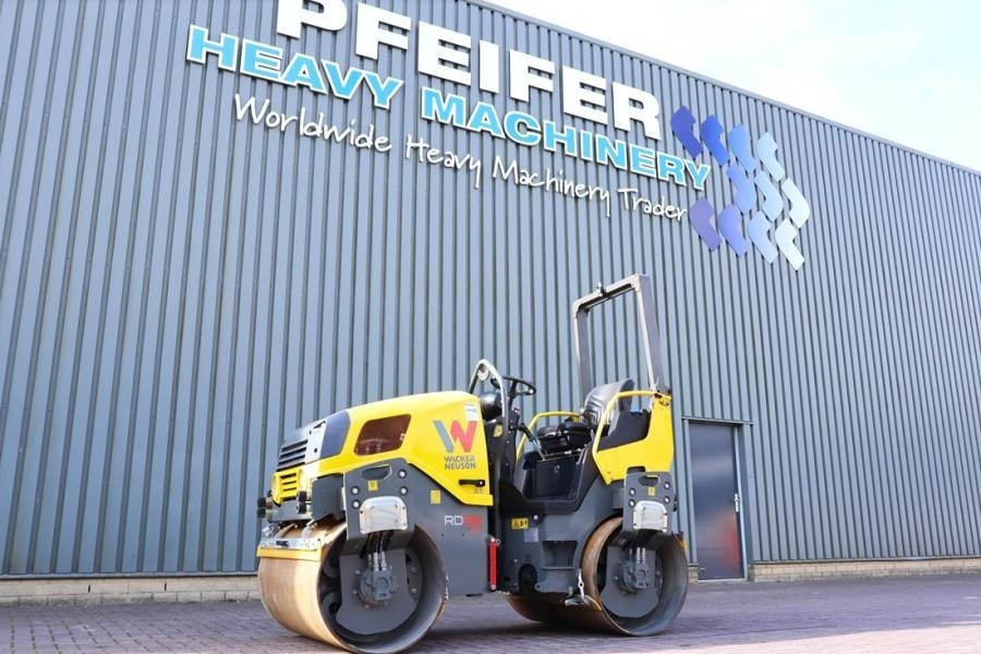 Wacker Neuson RD28-120 Diesel, Front And Rear Vibrating Smooth D - Cestovni valjak: slika Wacker Neuson RD28-120 Diesel, Front And Rear Vibrating Smooth D - Cestovni valjak Wacker Neuson RD28-120 Diesel, Front And Rear Vibrating Smooth D - Cestovni valjak: slika Wacker Neuson RD28-120 Diesel, Front And Rear Vibrating Smooth D - Cestovni valjak