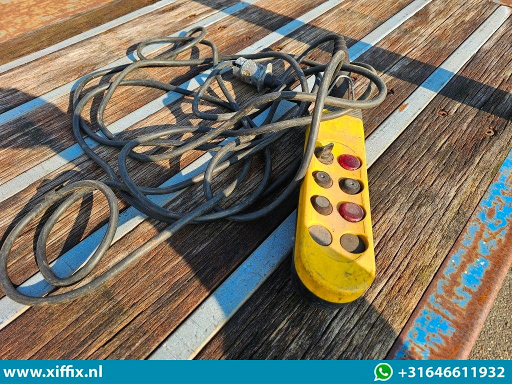 Poluprikolica plato/ Otvoreni sanduk Nooteboom 3-ass. Vlakke uitschuifbare oplegger / 3x gestuurd: slika Poluprikolica plato/ Otvoreni sanduk Nooteboom 3-ass. Vlakke uitschuifbare oplegger / 3x gestuurd Poluprikolica plato/ Otvoreni sanduk Nooteboom 3-ass. Vlakke uitschuifbare oplegger / 3x gestuurd: slika Poluprikolica plato/ Otvoreni sanduk Nooteboom 3-ass. Vlakke uitschuifbare oplegger / 3x gestuurd