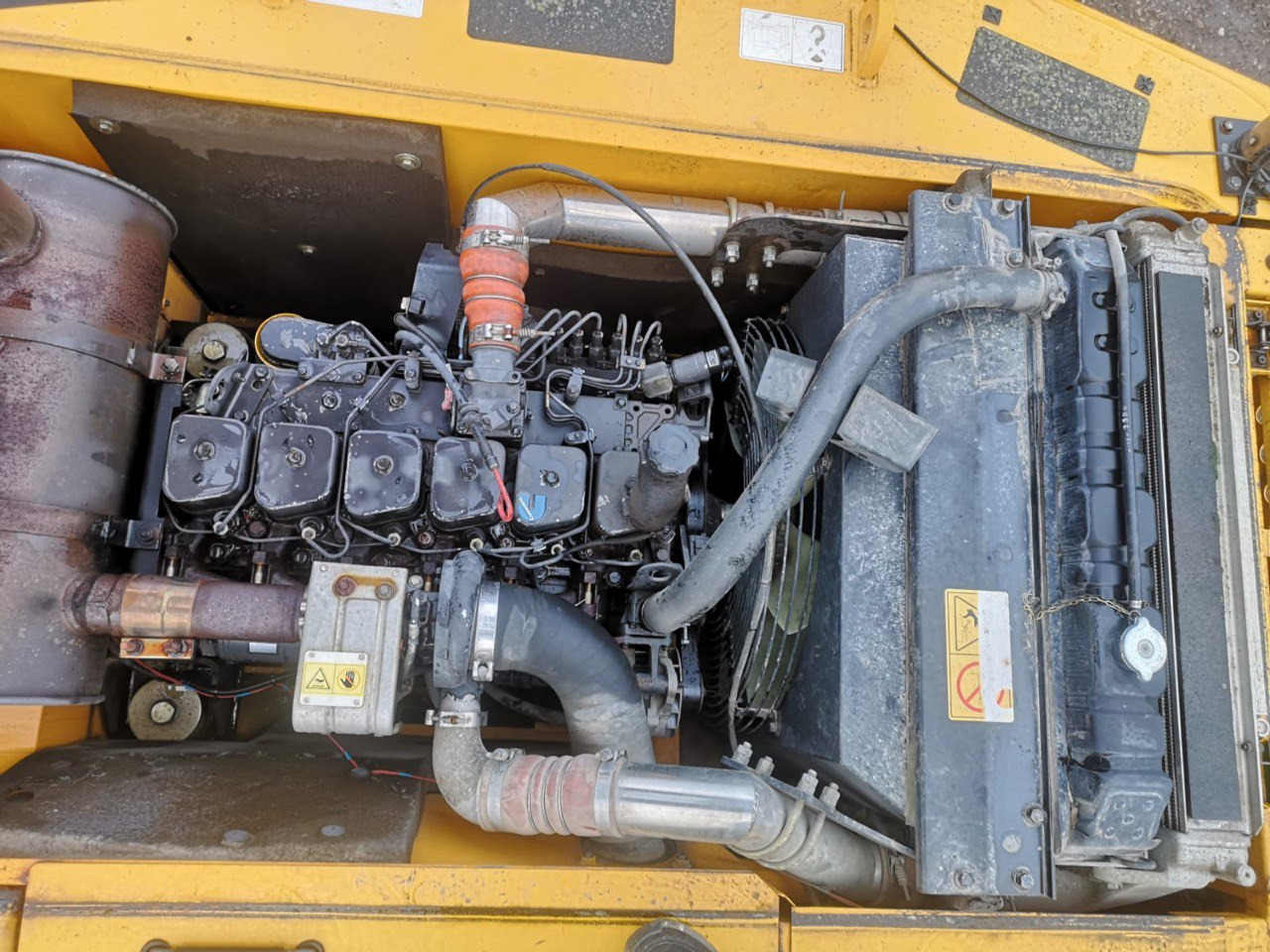 HYUNDAI 210 - Bager na kotačima: slika HYUNDAI 210 - Bager na kotačima HYUNDAI 210 - Bager na kotačima: slika HYUNDAI 210 - Bager na kotačima