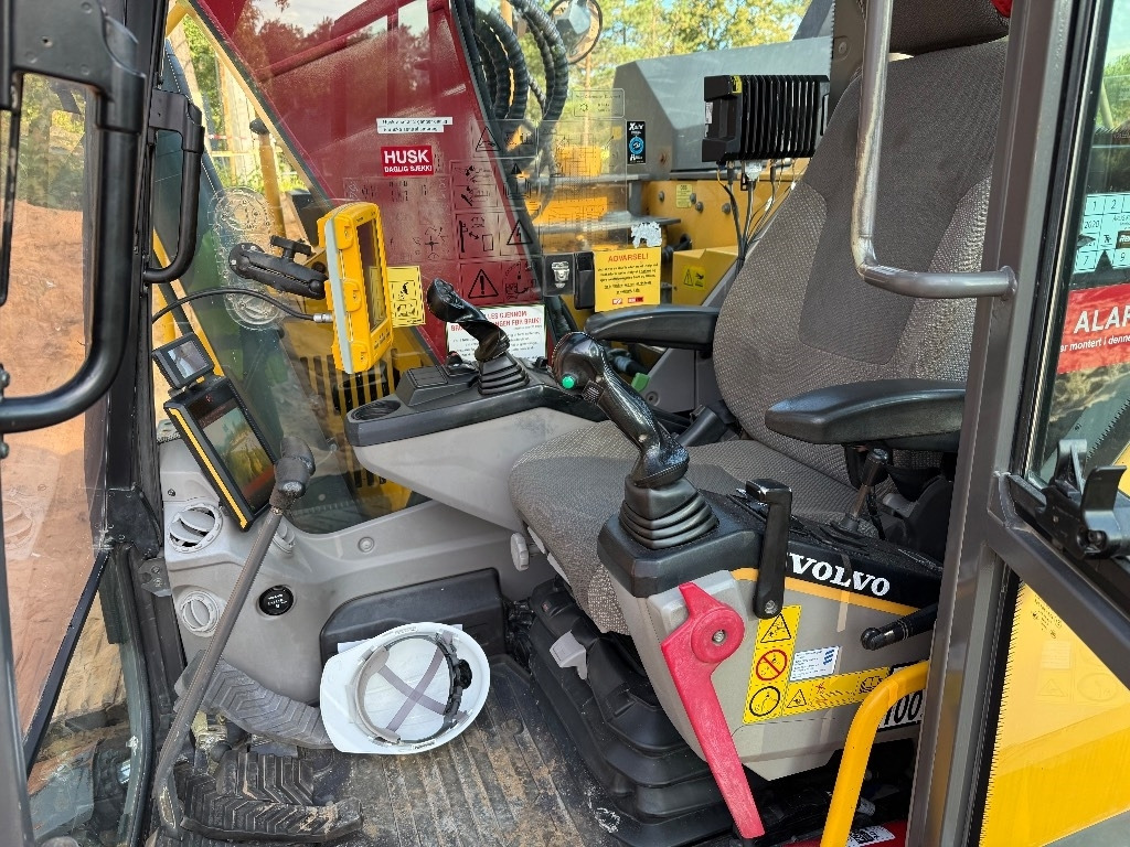 Volvo 145el - Bager gusjeničar: slika Volvo 145el - Bager gusjeničar Volvo 145el - Bager gusjeničar: slika Volvo 145el - Bager gusjeničar