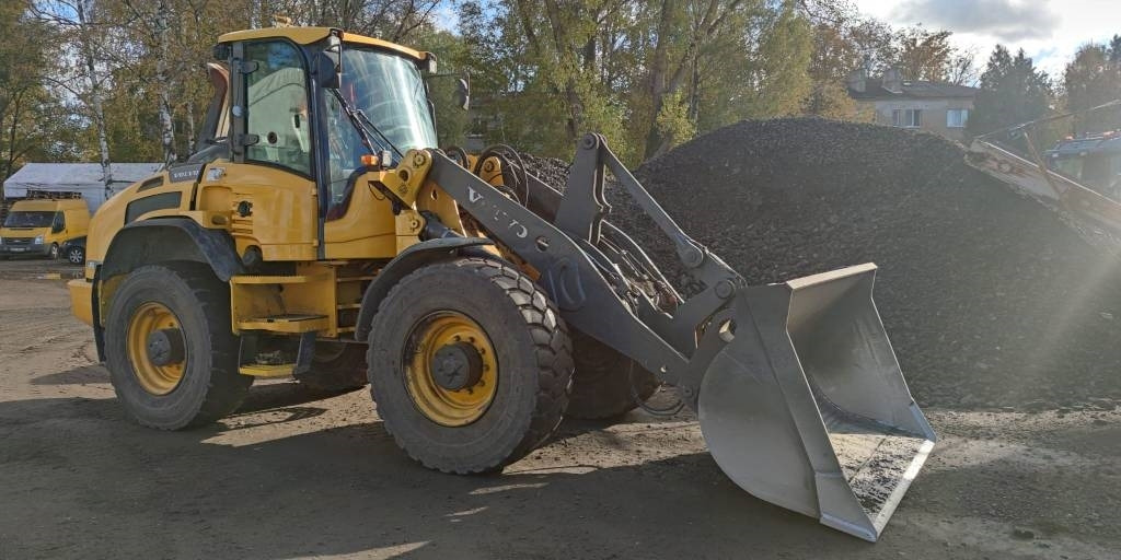 Volvo L 45 G - Utovarivač na kotačima: slika Volvo L 45 G - Utovarivač na kotačima Volvo L 45 G - Utovarivač na kotačima: slika Volvo L 45 G - Utovarivač na kotačima