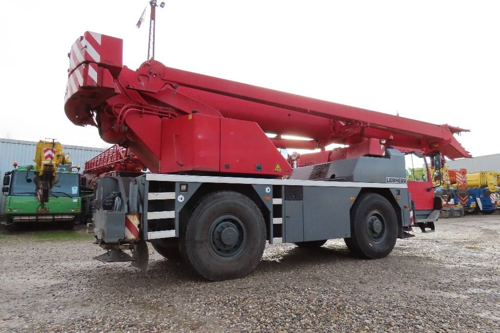 Liebherr LTM 1040-2.1 - Autodizalica za sve terene: slika Liebherr LTM 1040-2.1 - Autodizalica za sve terene Liebherr LTM 1040-2.1 - Autodizalica za sve terene: slika Liebherr LTM 1040-2.1 - Autodizalica za sve terene