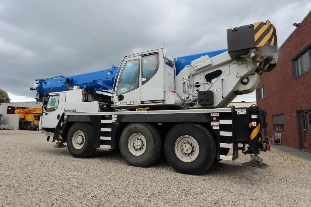 Liebherr LTM 1050-3.1 - Autodizalica za sve terene: slika Liebherr LTM 1050-3.1 - Autodizalica za sve terene Liebherr LTM 1050-3.1 - Autodizalica za sve terene: slika Liebherr LTM 1050-3.1 - Autodizalica za sve terene