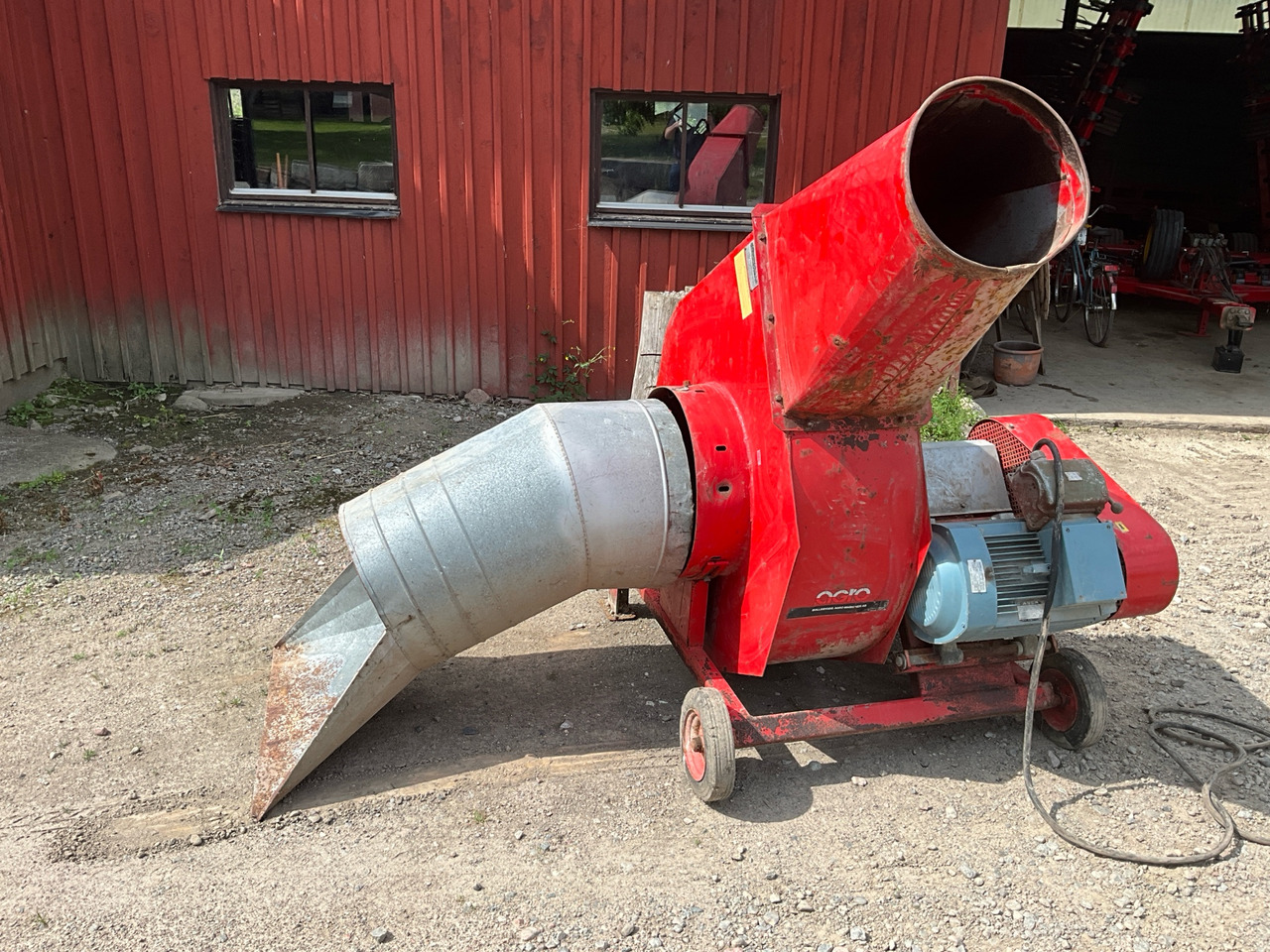 Agro TF450 - Oprema za stoku: slika Agro TF450 - Oprema za stoku Agro TF450 - Oprema za stoku: slika Agro TF450 - Oprema za stoku