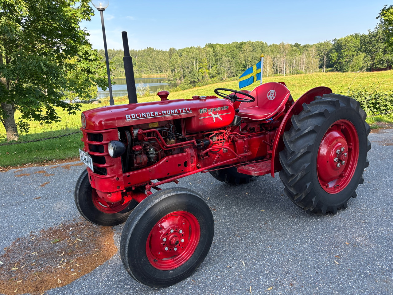 Bolinder-Munktell BM Terrier 425 - Traktor: slika Bolinder-Munktell BM Terrier 425 - Traktor Bolinder-Munktell BM Terrier 425 - Traktor: slika Bolinder-Munktell BM Terrier 425 - Traktor