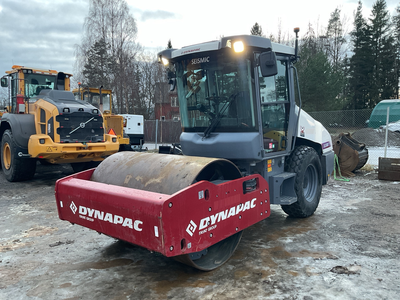 Dynapack CA1500D - Kompaktor: slika Dynapack CA1500D - Kompaktor Dynapack CA1500D - Kompaktor: slika Dynapack CA1500D - Kompaktor