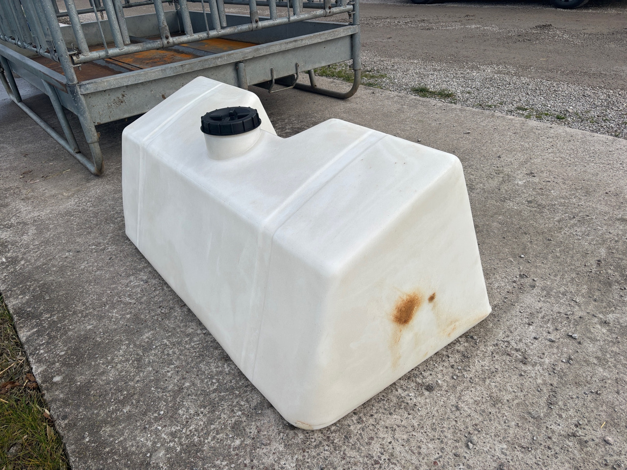 Holms - Spremnik: slika Holms - Spremnik Holms - Spremnik: slika Holms - Spremnik