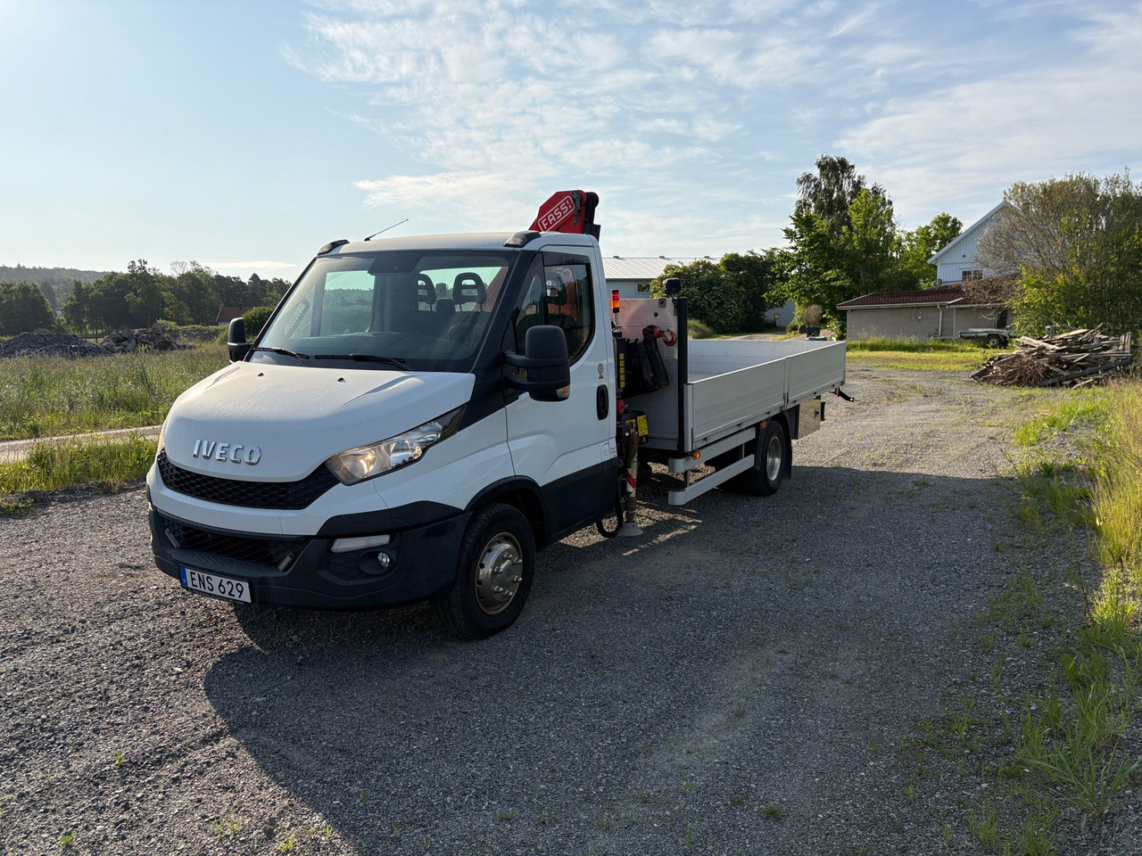 Iveco Daily 70c17h - Kamion s kranom: slika Iveco Daily 70c17h - Kamion s kranom Iveco Daily 70c17h - Kamion s kranom: slika Iveco Daily 70c17h - Kamion s kranom