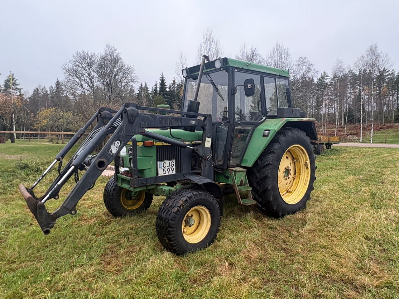 John Deere 2130 - Traktor: slika John Deere 2130 - Traktor John Deere 2130 - Traktor: slika John Deere 2130 - Traktor