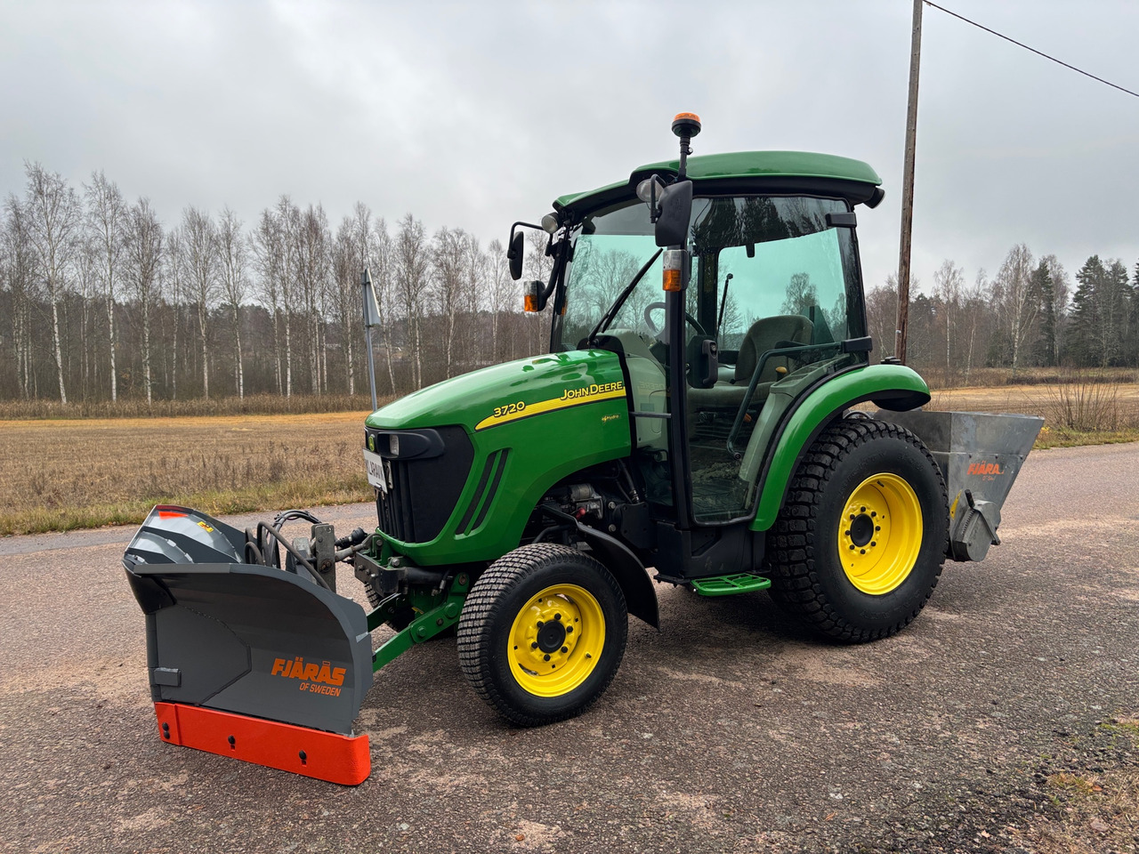 John Deere 3720 - Traktor: slika John Deere 3720 - Traktor John Deere 3720 - Traktor: slika John Deere 3720 - Traktor