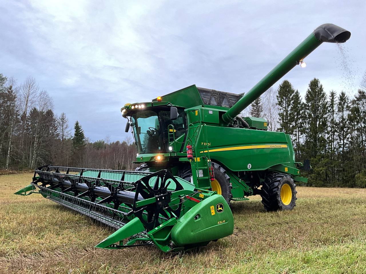John Deere T670i - Kombajn za žetvu: slika John Deere T670i - Kombajn za žetvu John Deere T670i - Kombajn za žetvu: slika John Deere T670i - Kombajn za žetvu