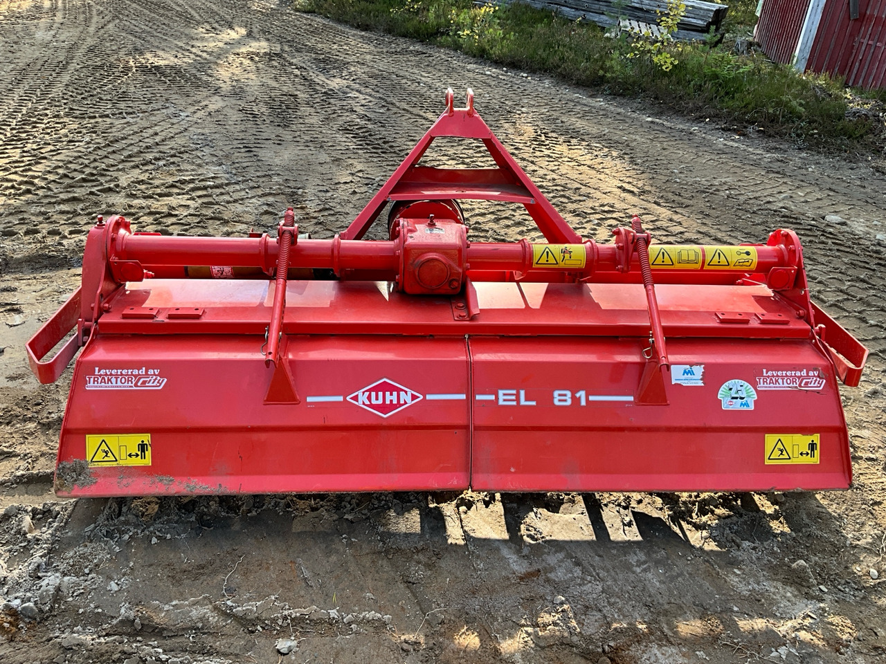 Kuhn EL81-205 - Oprema za obradu tla: slika Kuhn EL81-205 - Oprema za obradu tla Kuhn EL81-205 - Oprema za obradu tla: slika Kuhn EL81-205 - Oprema za obradu tla