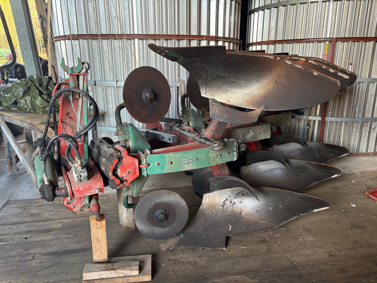 Kverneland - Plug: slika Kverneland - Plug Kverneland - Plug: slika Kverneland - Plug