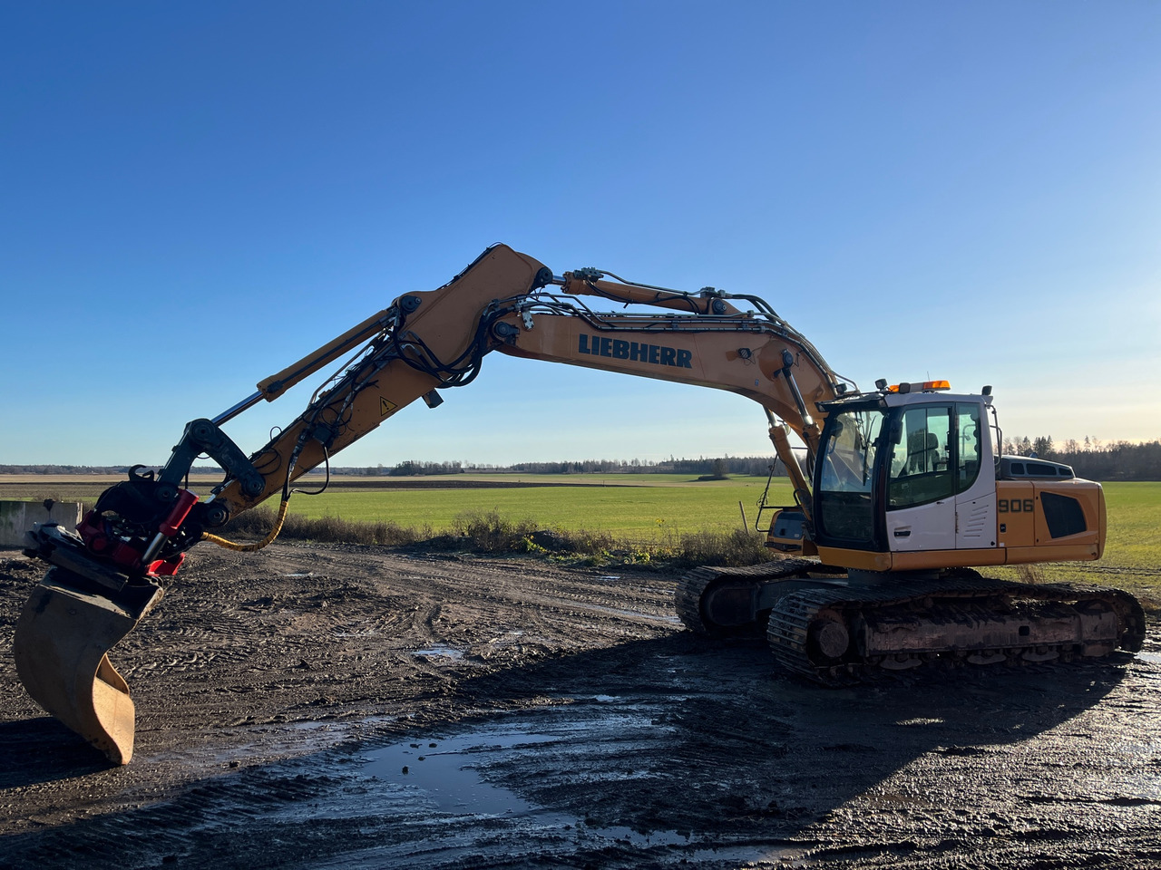 Liebherr R906 LC Litronic - Bager: slika Liebherr R906 LC Litronic - Bager Liebherr R906 LC Litronic - Bager: slika Liebherr R906 LC Litronic - Bager