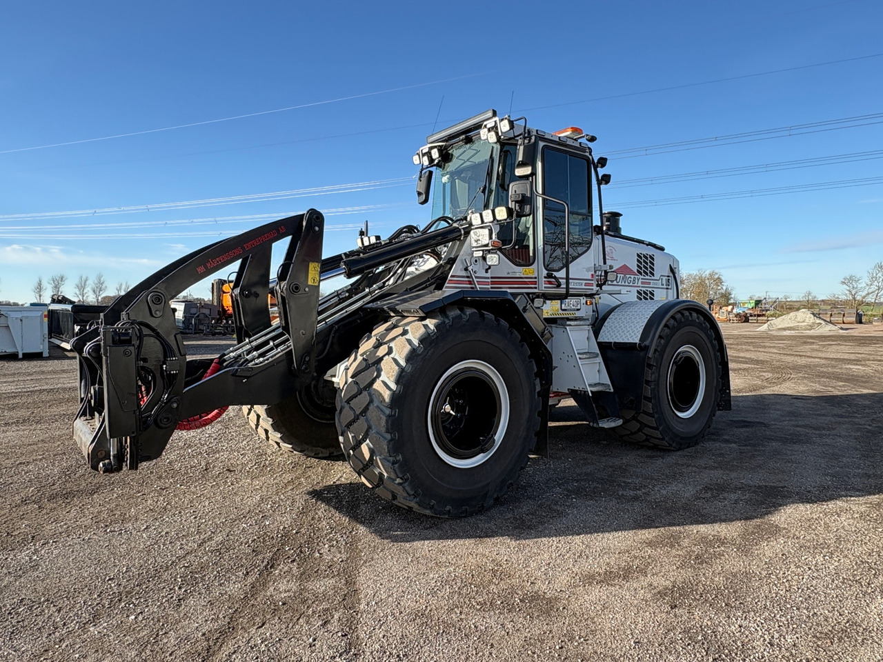 Ljungby Maskin L15 - Utovarivač na kotačima: slika Ljungby Maskin L15 - Utovarivač na kotačima Ljungby Maskin L15 - Utovarivač na kotačima: slika Ljungby Maskin L15 - Utovarivač na kotačima