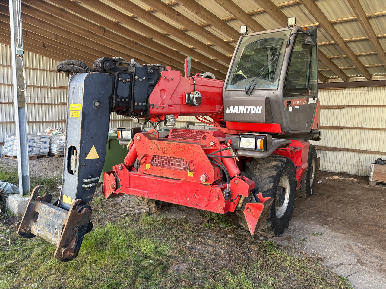 Manitou MRT 1742 - Teleskopski rukovatelj: slika Manitou MRT 1742 - Teleskopski rukovatelj Manitou MRT 1742 - Teleskopski rukovatelj: slika Manitou MRT 1742 - Teleskopski rukovatelj