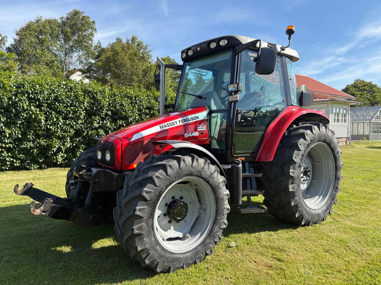 Massey Ferguson 5445 - Traktor: slika Massey Ferguson 5445 - Traktor Massey Ferguson 5445 - Traktor: slika Massey Ferguson 5445 - Traktor