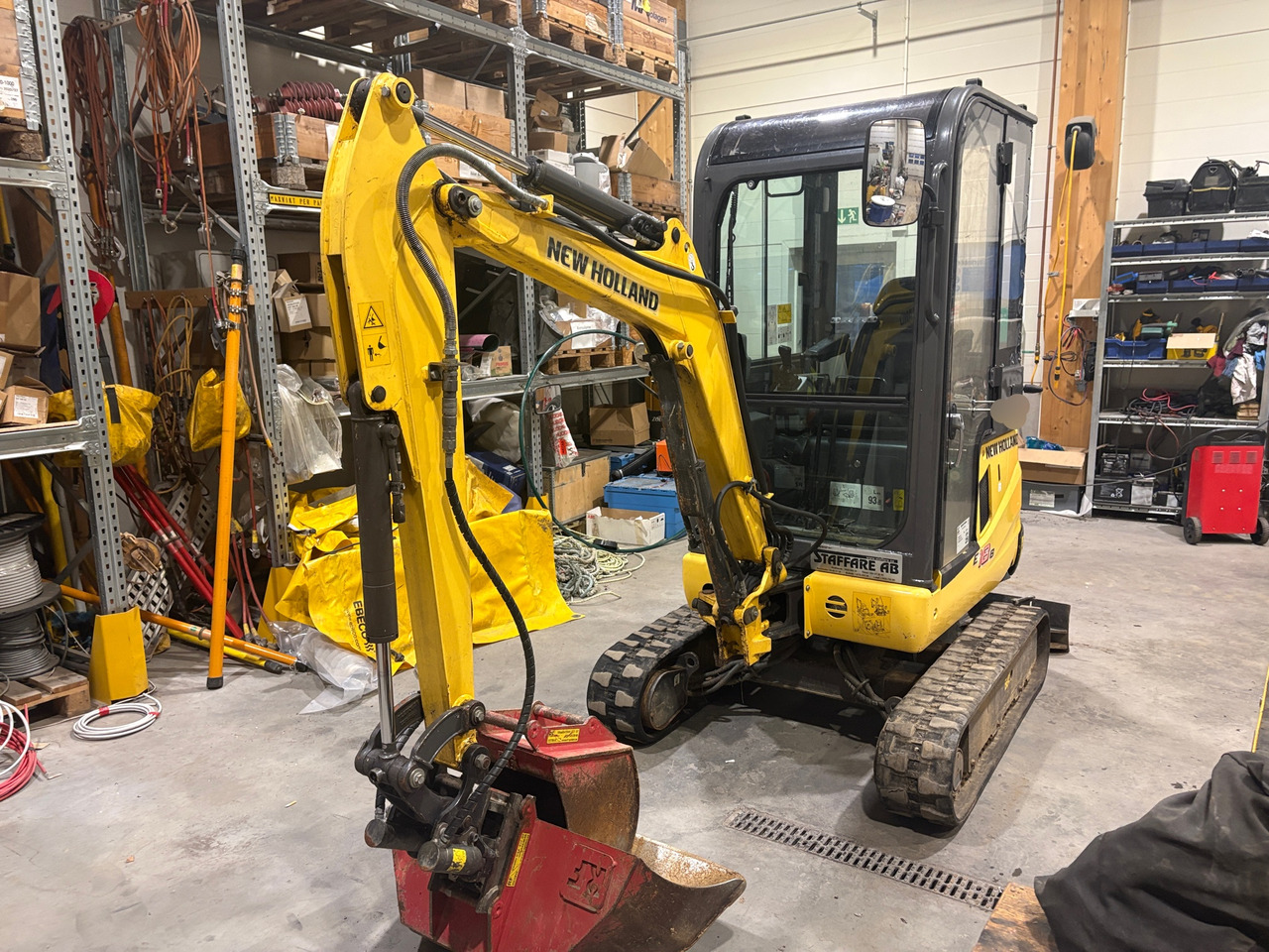 New Holland E18B - Bager: slika New Holland E18B - Bager New Holland E18B - Bager: slika New Holland E18B - Bager