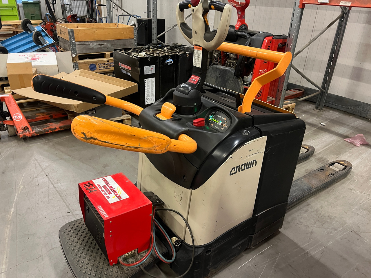 Crown WT3040 - Oprema za rukovanje materijalima: slika Crown WT3040 - Oprema za rukovanje materijalima Crown WT3040 - Oprema za rukovanje materijalima: slika Crown WT3040 - Oprema za rukovanje materijalima