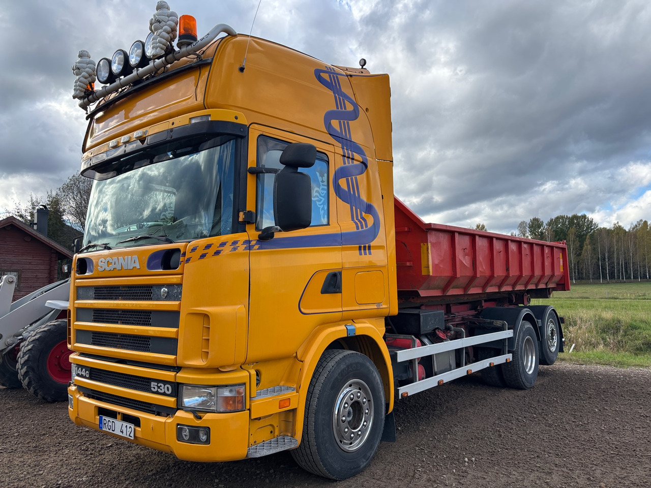 Scania R144GB 530 - Kamion s kukastom dizalicom: slika Scania R144GB 530 - Kamion s kukastom dizalicom Scania R144GB 530 - Kamion s kukastom dizalicom: slika Scania R144GB 530 - Kamion s kukastom dizalicom