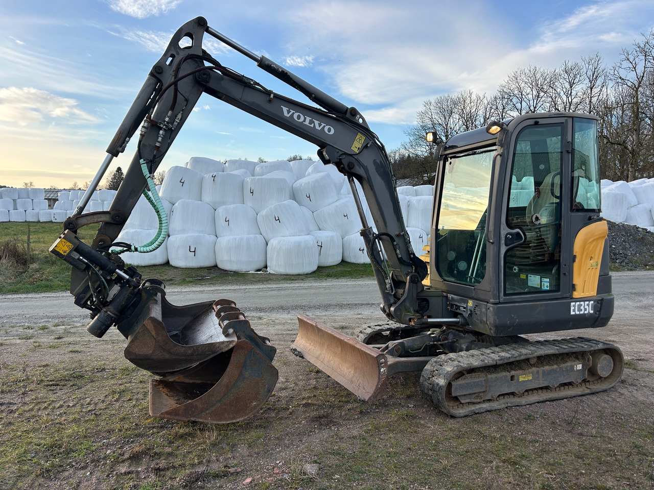 Volvo EC35C - Bager: slika Volvo EC35C - Bager Volvo EC35C - Bager: slika Volvo EC35C - Bager