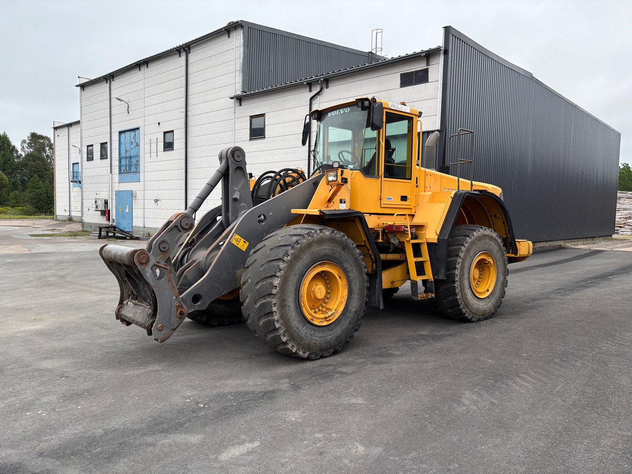 Volvo L150E - Utovarivač na kotačima: slika Volvo L150E - Utovarivač na kotačima Volvo L150E - Utovarivač na kotačima: slika Volvo L150E - Utovarivač na kotačima