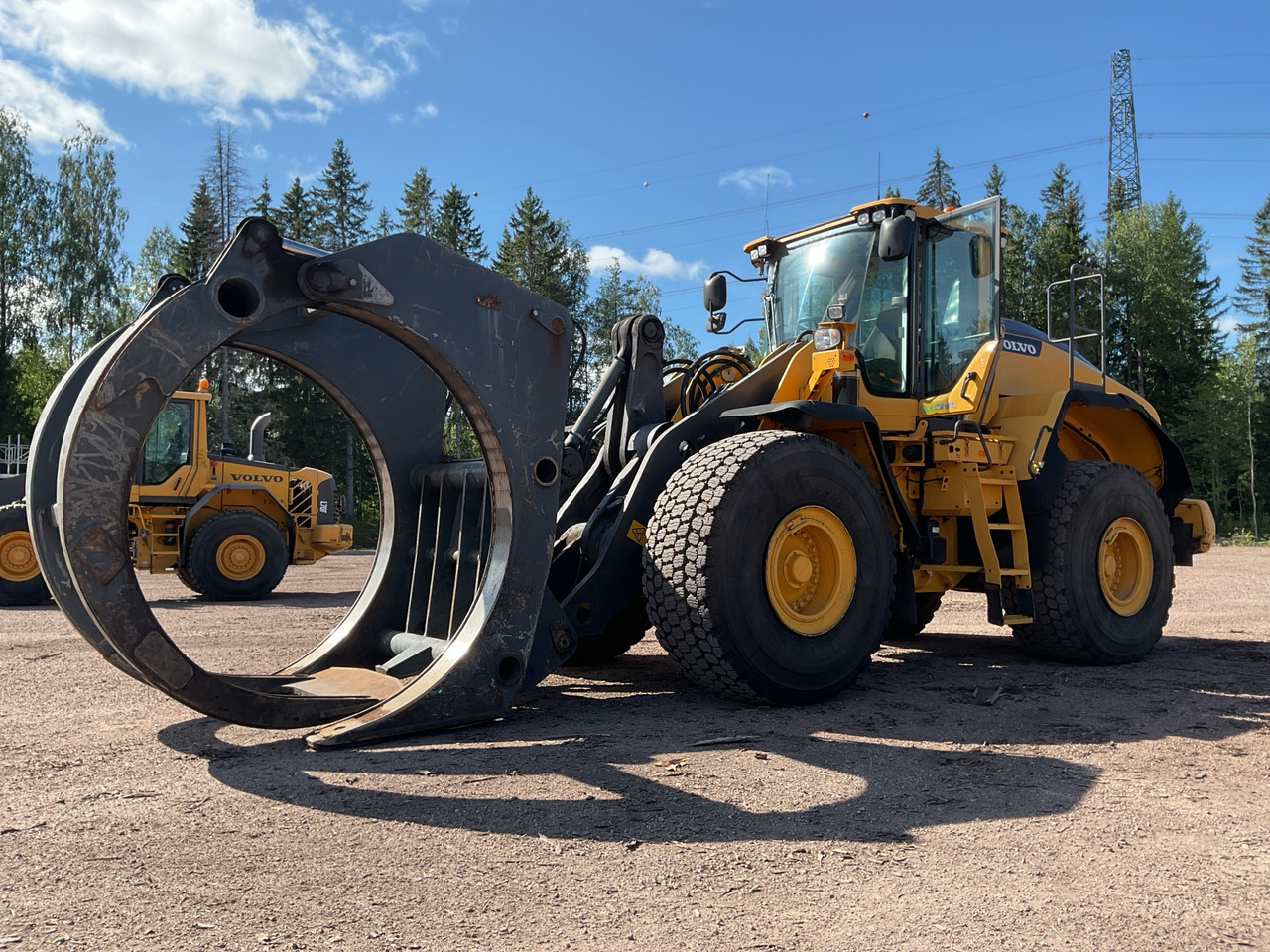 Volvo L150H - Utovarivač na kotačima: slika Volvo L150H - Utovarivač na kotačima Volvo L150H - Utovarivač na kotačima: slika Volvo L150H - Utovarivač na kotačima