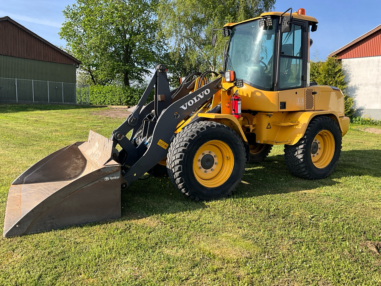 Volvo L35G - Utovarivač na kotačima: slika Volvo L35G - Utovarivač na kotačima Volvo L35G - Utovarivač na kotačima: slika Volvo L35G - Utovarivač na kotačima