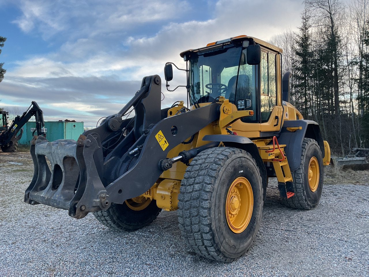 Volvo L70 G - Utovarivač na kotačima: slika Volvo L70 G - Utovarivač na kotačima Volvo L70 G - Utovarivač na kotačima: slika Volvo L70 G - Utovarivač na kotačima